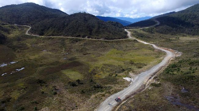 Jalan Trans Papua sepanjang 4.330 km di Provinsi Papua Barat dan Papua ditargetkan tembus pada 2019.