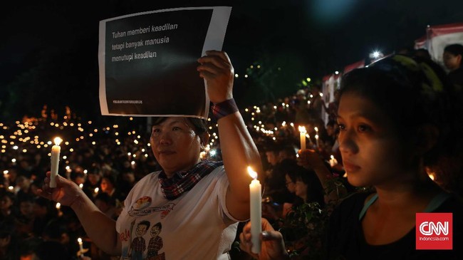 Hari ini genap seminggu Ahok berada di rumah tahanan usai divonis 2 tahun penjara karena penodaan agama. Kontroversi serta solidaritas terus mengiringi.