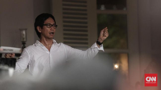 Addie MS ingat ia pernah mengundang Ahok datang ke konsernya. Ahok mengaku tuli nada, tapi tetap datang dan membayar sendiri tiket konsernya.