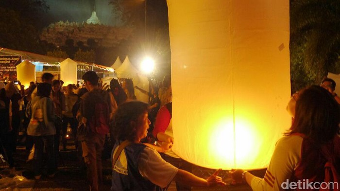 Mau Ikut Pelepasan Lampion Waisak 2022 di Candi Borobudur? Ini Harga Tiketnya!