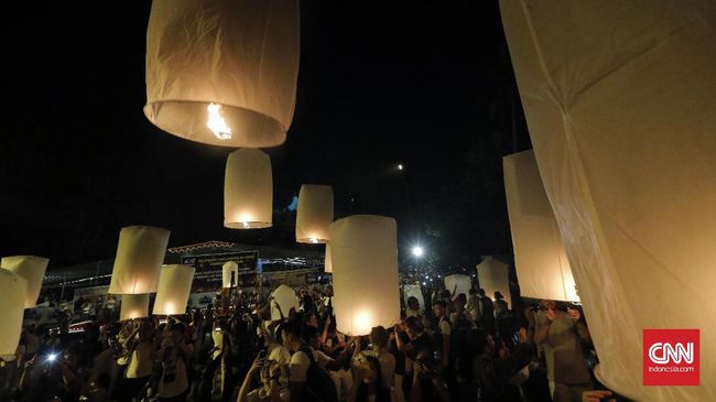 Barang berharga milik sejumlah pengunjung Candi Borobudur dicuri ketika prosesi pelepasan lampion wasiak berlangsung jelang tengah malam kemarin.