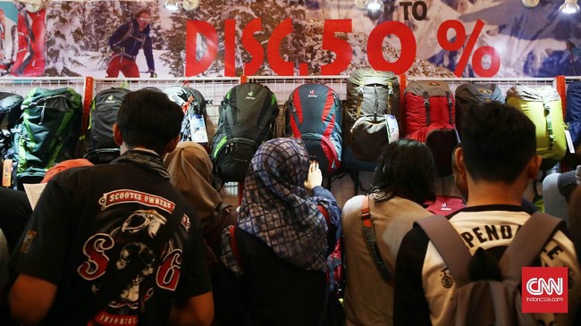 THR yang diterima pekerja swasta dan PNS kemarin diklaim berhasil mendorong penjualan ritel tumbuh 18 persen.