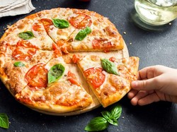 11 Kesalahan saat Pesan Pizza yang Bikin Rasanya Jadi Kurang Nikmat!