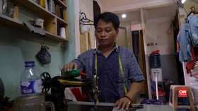 Cerita Usman, Si Tukang Permak Jeans