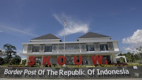 Cerita Ojek Lintas Negara di Papua yang Bonceng Lukas Enembe