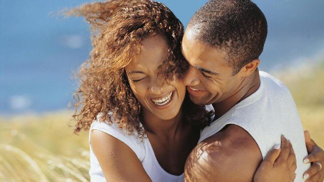 Alasan Jangan Terburu-buru Bikin Tato Nama Pasangan Berhubung Hari Valentine, banyak yang ingin menato nama pasangan sebagai tanda cinta mendalam. Namun, ide ini tenyata tidaklah bagus untuk dilakukan.