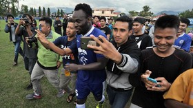 Essien Habiskan Libur Lebaran di Bali