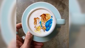 Kala Sakura dan Pangeran Kecil Bermain dalam Secangkir Kopi