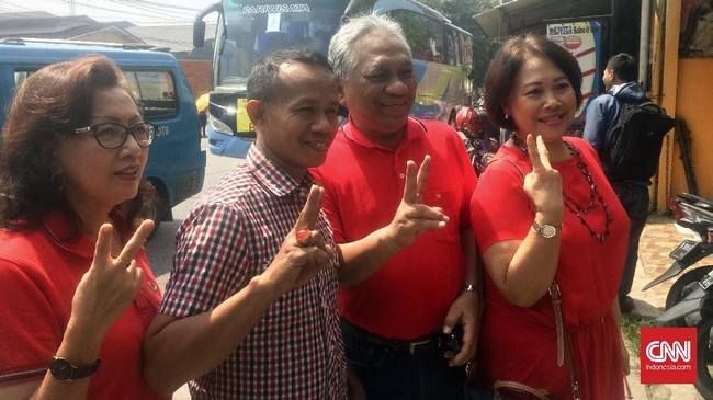 Sabri tiba di Jakarta sejak kemarin. Sesampainya di Kelapa Dua, dia tak diperbolehkan menjenguk Ahok lantaran tak memiliki hubungan darah.