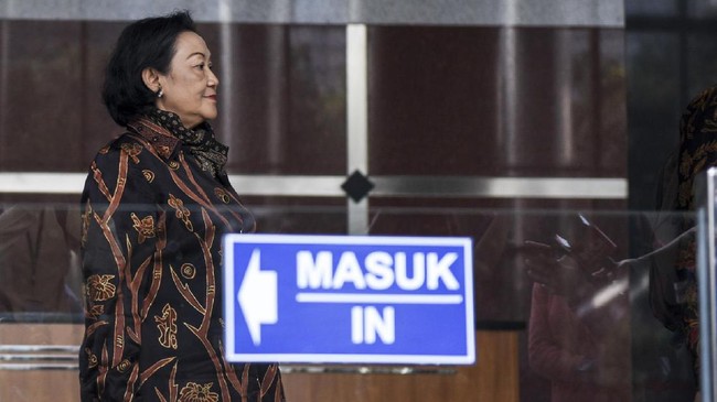 Awalnya Eks Sekjen Kemendagri mengaku tidak mengetahui bahwa yang mengantarkan uang kepada dirinya bersama Andi Narogong adalah Johannes Marliem.