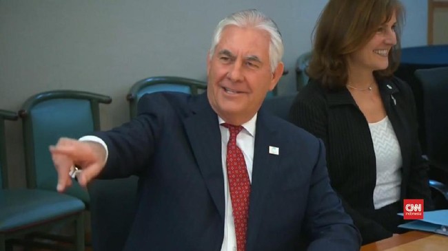Menteri Luar Negeri Rex Tillerson menolak menjadi tuan rumah acara buka puasa pertama di Gedung Putih, yang sebelumnya telah menjadi tradisi 20 tahun terakhir.