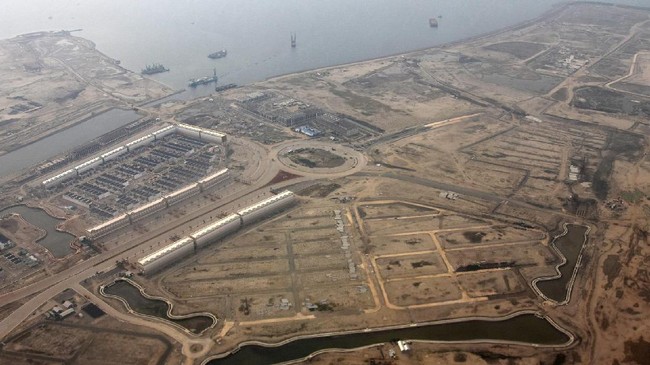 Koalisi Selamatkan Teluk Jakarta menggugat penerbitan hak guna bangunan di Pulau D Teluk Jakarta yang dikeluarkan oleh Kantor Pertanahan Jakarta Utara.
