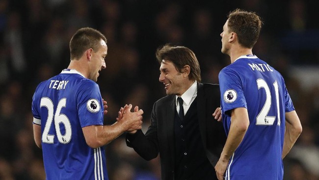 Antonio Conte menilai John Terry punya potensi untuk jadi manajer hebat di masa depan karena memenuhi sejumlah persyaratan.