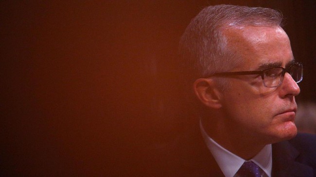 Seorang sumber mengatakan Wakil Direktur FBI Andrew McCabe telah menyatakan mengundurkan diri dari jabatannya secara mendadak.