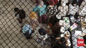 Aktivitas Jual-Beli di Pasar Tanah Abang Masih Lesu