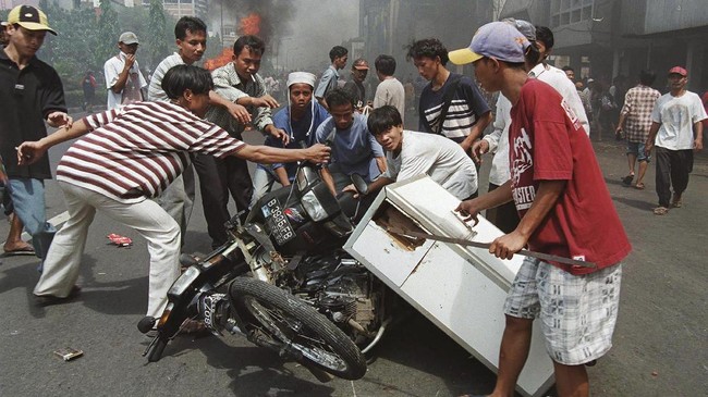 Kerusuhan Mei 1998 titik kelam sejarah yang mestinya tidak berulang di masa mendatang.