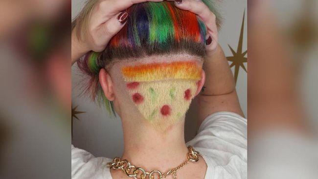 Tren gaya rambut memang bisa terinspirasi dari berbagai hal, termasuk terinspirasi dari makanan. Salah satunya pizza.