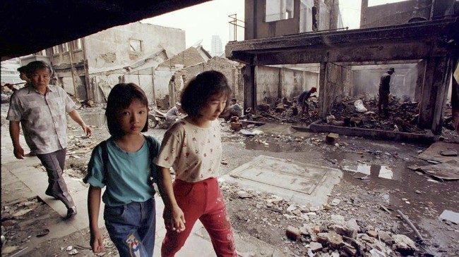 Spanduk bertuliskan 'Tolak Pemimpin Kafir' dan 'Anti-China' saat Pilkada DKI mencemaskan kelompok etnis Tionghoa.