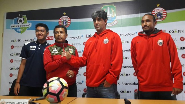 Direktur Utama Persija Jakarta I Gede Widiade mengatakan, nasib Stefano 'Teco' Cugurra ditentukan usai lawan Arema FC, Jumat (2/6).