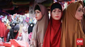 Lebaran Usai, Bisnis Baju di Pasar Tanah Abang Rontok