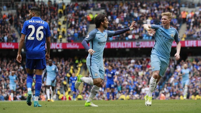 Kemenangan Manchester City atas Leicester sedikit ternoda dengan gol kontroversial David Silva. Gol yang dicetak gelandang asal Spanyol berbau offside.