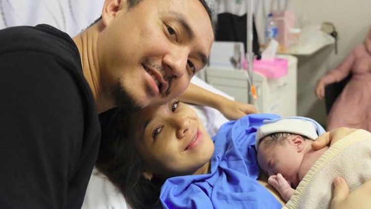 Kakak cemburu sama adiknya yang baru lahir? Hmm, hal ini dihadapi juga lho sama Dian Ayu.