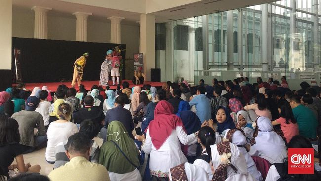 Pengelola Museum Nasional Indonesia mengaku kesulitan uang untuk dapat meneruskan program pendidikan sejarah bagi pengunjung.