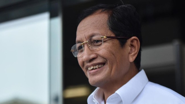 Imam Masjid Istiqlal Nasaruddin Umar menyebut tak perlu demo saat pelantikan Jokowi dan menyarankan masyarakat berdoa agar janji-janjinya terlaksana.