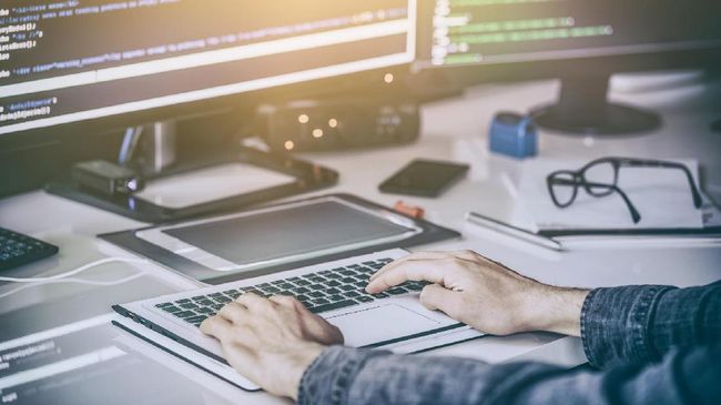 Ribuan remaja perempuan di Bangladesh ikut pelatihan khusus dalam menghadapi para predator online yang kerap meretas, memeras dan melakukan pelecehan.