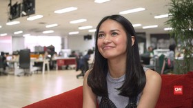 Hana Prinantina: Dari Sofbol ke Layar Perak