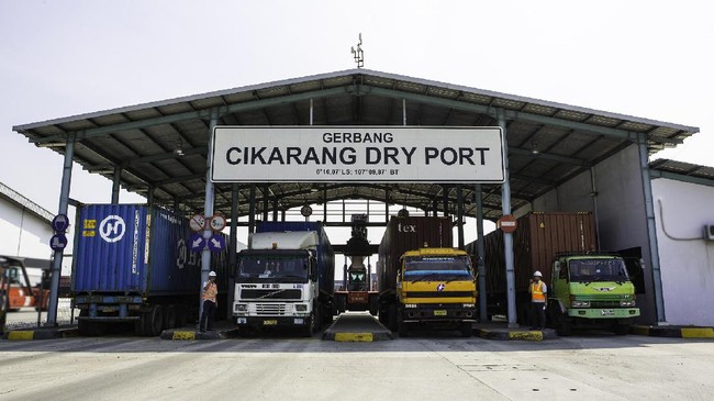 Cikarang Dry Port mengembangkan konsep Smart Port untuk meningkatkan pelayanan dan kelancaran sistem logistik nasional.