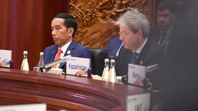 Presiden Joko Widodo mungkin mewakili Indonesia di KTT Arab-Islam-Amerika pertama, 21 Mei ini. Delegasi RI bakal berbagi pengalaman menghadapi terorisme.