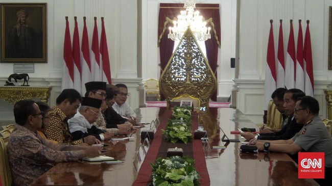 Usai bertemu dengan para tokoh lintas agama, Jokowi berpesan agar tidak saling menghujat dan menfitnah satu sama lain.