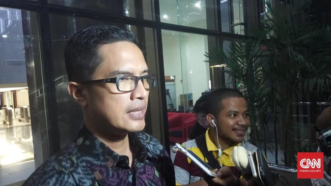 KPK menemukan adanya ketidaksesuaian perolehan dan kepemilikan aset Bupati Lampung Selatan nonaktif Zainudin Hasan dengan keterangan saksi lainnya.