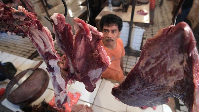 TPID DKI Jakarta menyebut bahwa daging sapi, daging ayam, telur ayam dan cabai merah adalah komoditas pangan yang kerap berkontribusi terhadap inflasi.