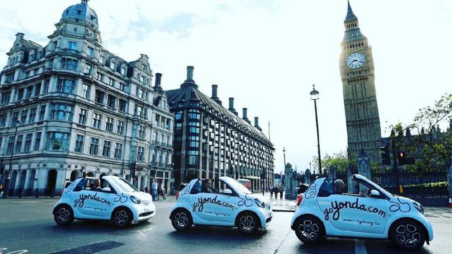 Cukup dengan mengakses situs Yonda, wisatawan bisa memesan smart car dengan tarif 60 poundsterling per penumpang untuk berkeliling London selama 1,5 jam.