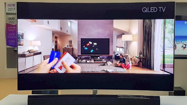 Samsung akhirnya memboyong QLED tv ke pasa Indoensia dengan keunggulan utama di sisi desain dan minim port.
