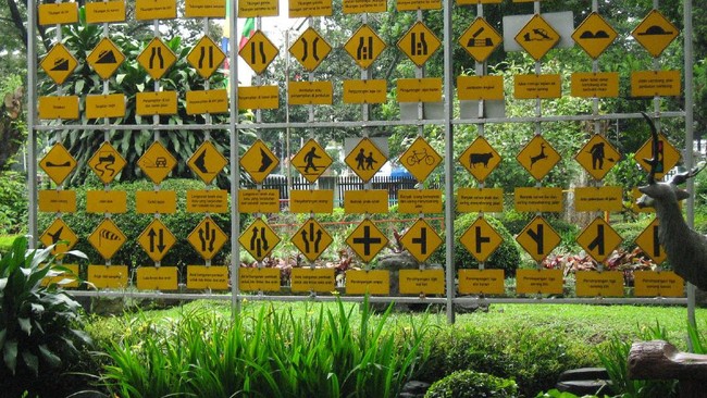 Taman Lalu Lintas Ade Irma di Bandung sedang direnovasi. Ada yang senang ada yang kecewa. Mengapa?