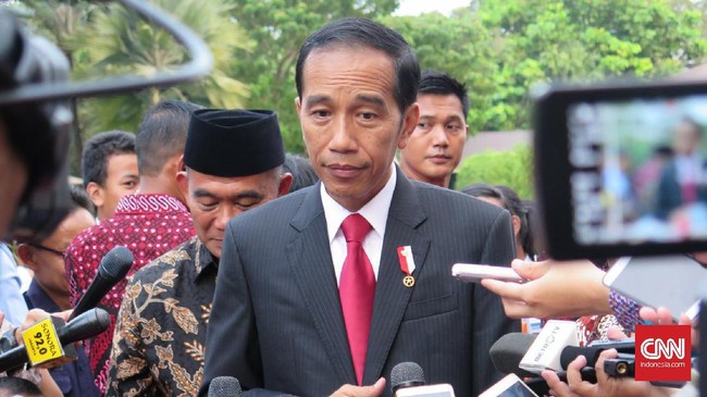 Jokowi menyoroti perilaku masyarakat Indonesia saat ini yang lebih sibuk mengurus hal tak bermanfaat ketimbang mengembang diri agar lebih produktif.