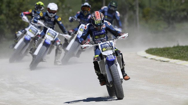 Anggi Setiawan menang pada sesi balapan hari terakhir di sirkuit pribadi Valentino Rossi, Motor Ranch, dengan mengungguli pebalap Kanada Tomas Casas.