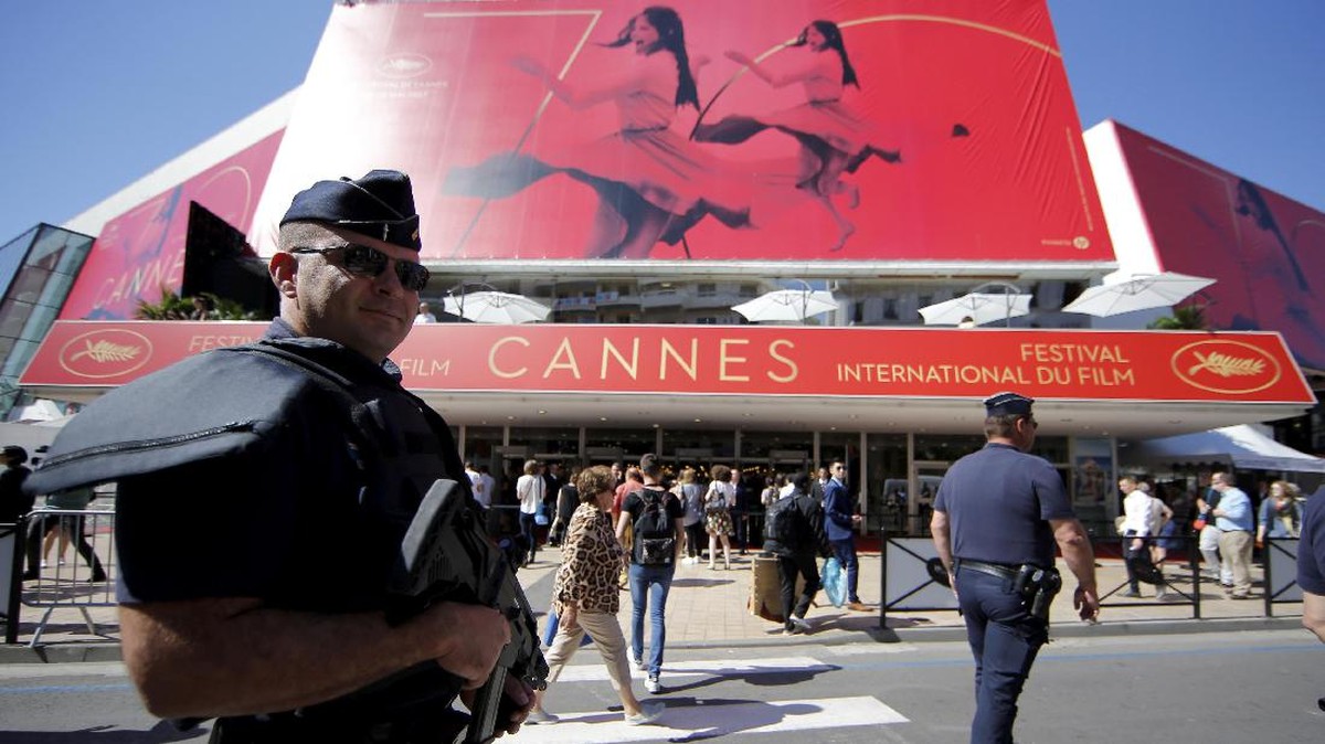 Lambaian Helai Daun 'Nyiur' dari Cannes