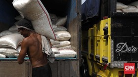 Kalbar Potong Dana Perjalanan Dinas Bantu Warga Beli Beras