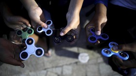 Rusia Curigai Fidget Spinner Jadi Alat Hipnotis