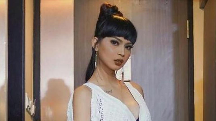 Dinda Syarif (transgender) model