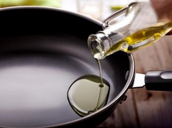 Masih Mahal, Harga Minyak Goreng Betah di Atas Rp 14.000/Liter