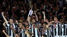 FOTO: Juventus Rebut Gelar Pertama
