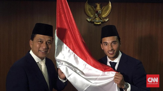 Setelah resmi menjadi WNI, Kamis (18/5), penyerang keturunan Belanda Ezra Walian mengungkapkan target ambisiusnya bersama Timnas Indonesia.