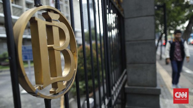 Lembaga Pemeringkat Fitch Ratings (Fitch) menegaskan peringkat Indonesia pada level BBB- atau layak investasi dengan outlook positif.