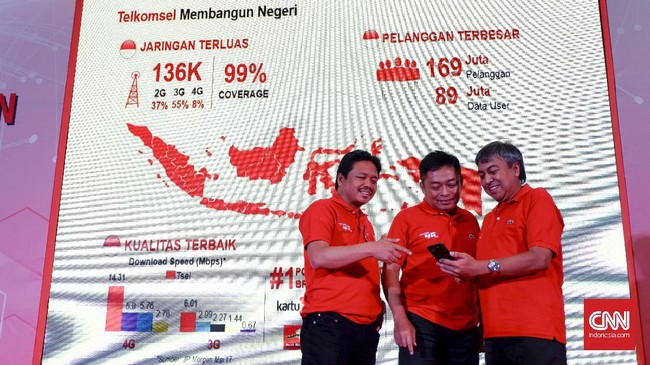 Telkomsel dituding sebagai operator dengan tarif mahal, sementara, Indosat Ooredoo misalnya, melakukan perang tarif dengan menawarkan harga yang murah.