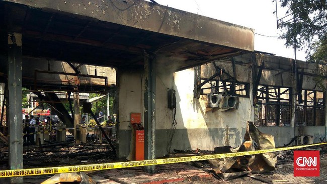 PT KCJ menambah petugas di Stasiun Buaran dan Stasiun Jatinegara untuk mengantisipasi lonjakan penumpang di dua stasiun tersebut.